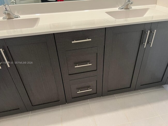 Building Photo - 20564 NE 5th Pl