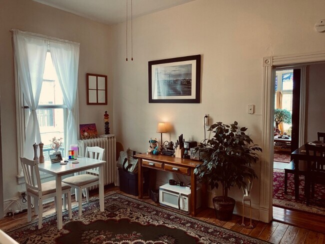 Building Photo - 50 York St