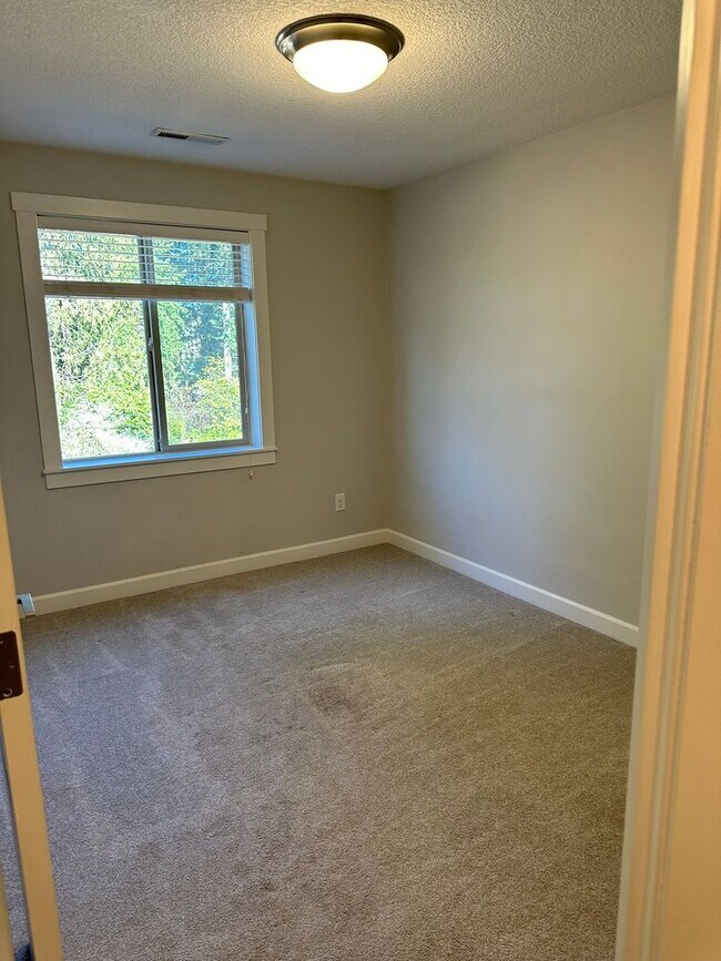 Building Photo - Beautiful 2-Story Home in Mount Vista Neighborhood!