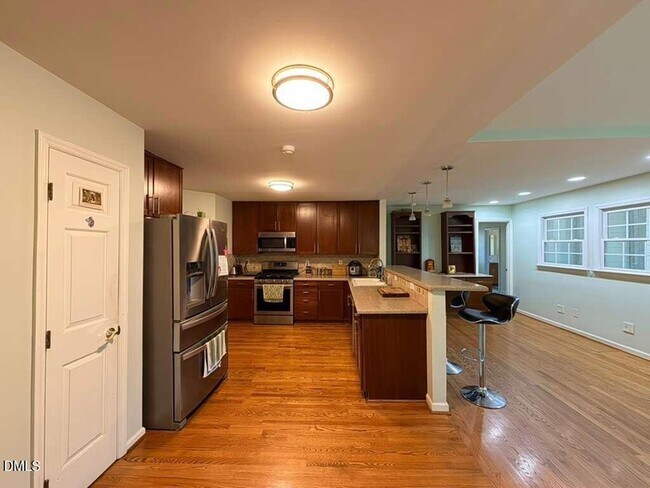Building Photo - 109 E Seve Ct
