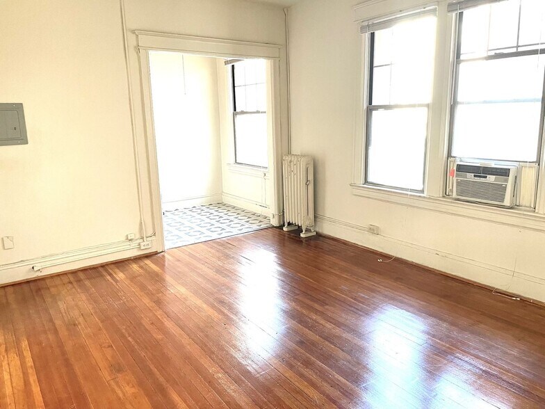 Building Photo - 1715 P St NW