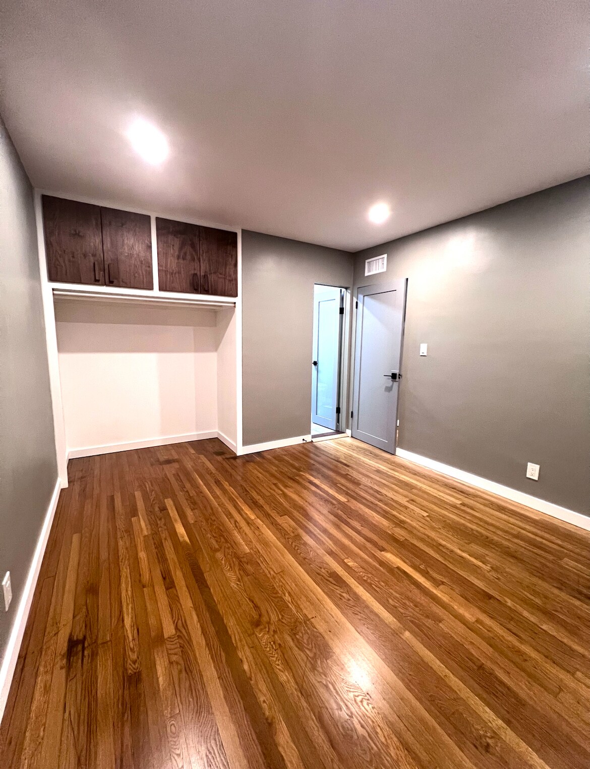 Building Photo - 3547 E Green St