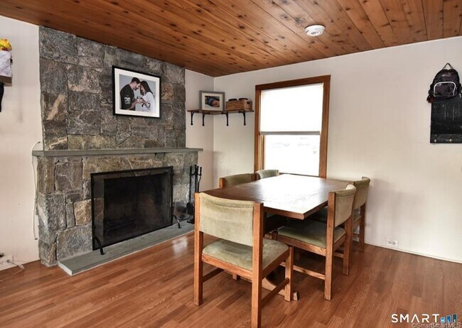 Building Photo - 285 East Ave