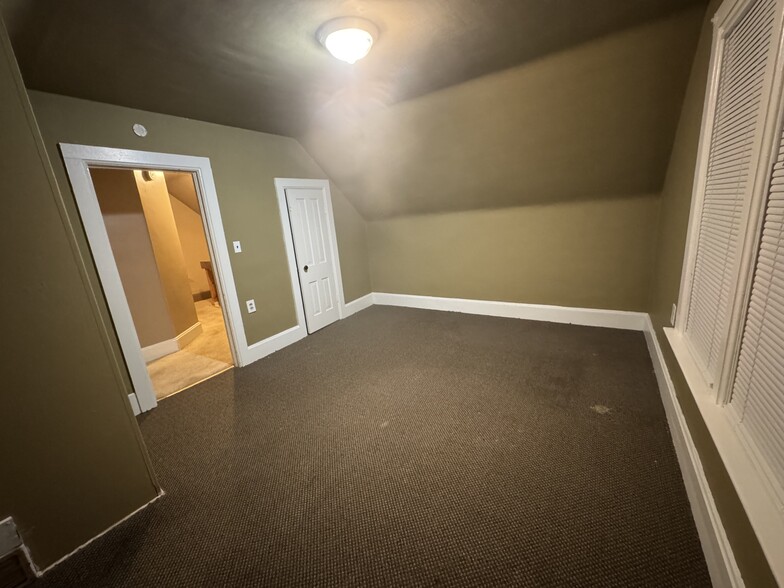 Upstairs Bedroom #2 - 204 Independence Ave S