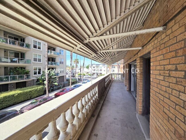 Building Photo - 1030 E Ocean Blvd