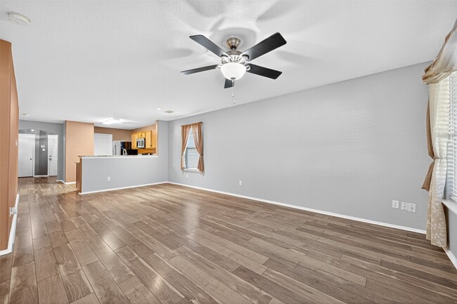 Building Photo - 2034 Wooded Oaks Dr
