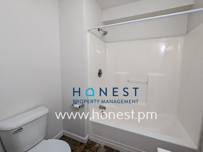 Building Photo - 1635 Lewiston Rd