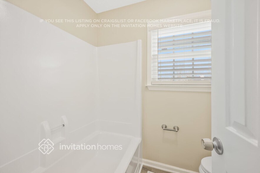 Building Photo - 4728 Greystone St