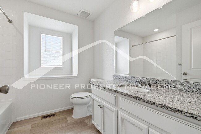 Building Photo - Gorgeous Home with Washer/Dryer and 2-Car Garage