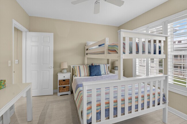 Building Photo - 817 N Ocean Blvd