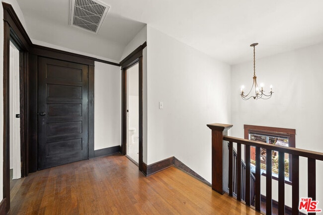 Building Photo - 1650 Maltman Ave
