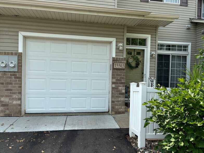 Building Photo - 15503 Garnet Way
