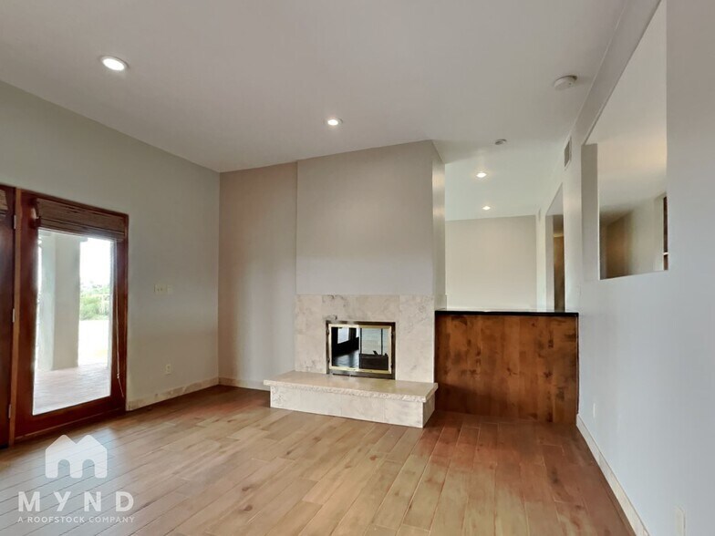 Building Photo - 5727 N PSO Ventoso