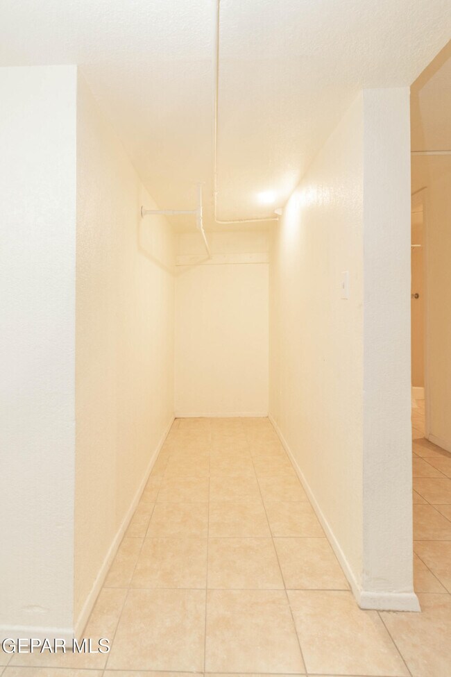 Building Photo - 1309 E Rio Grande Ave