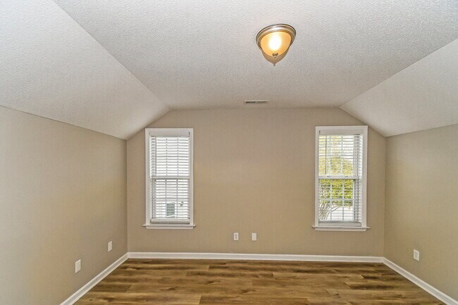 Building Photo - 2143 Castle Pines Dr