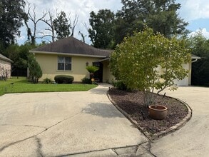 Building Photo - 9462 Boone Ave