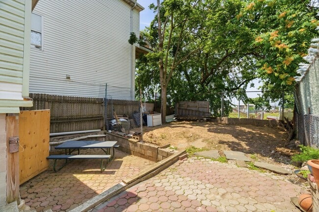 Building Photo - 6605 Durham Ave