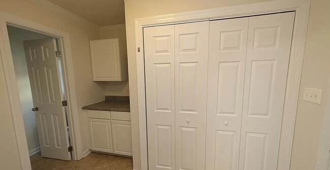 Building Photo - 112 Aborfield Ct