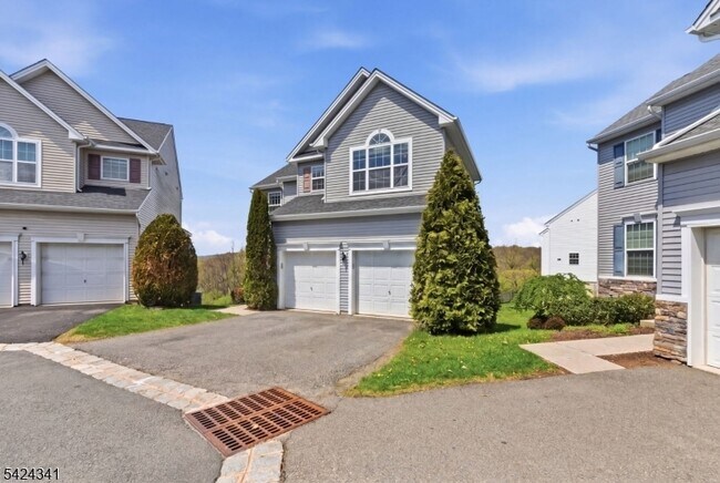 Building Photo - 263 Winding Hill Dr