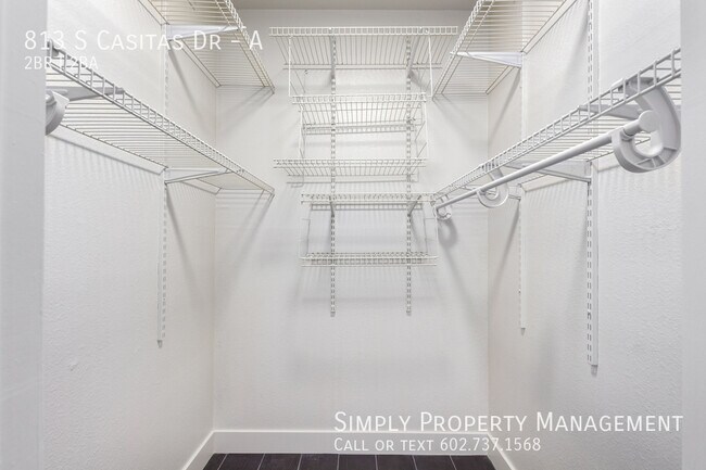 Building Photo - 813 S Casitas Dr