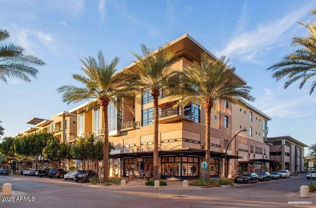 Building Photo - 15215 N Kierland Blvd