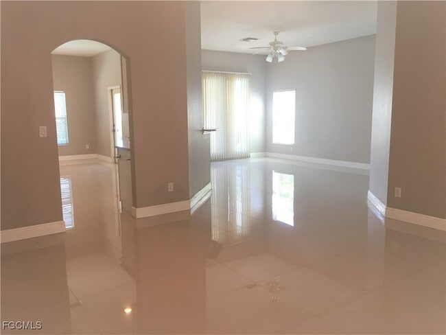 Building Photo - 9019 Gladiolus Preserve Cir