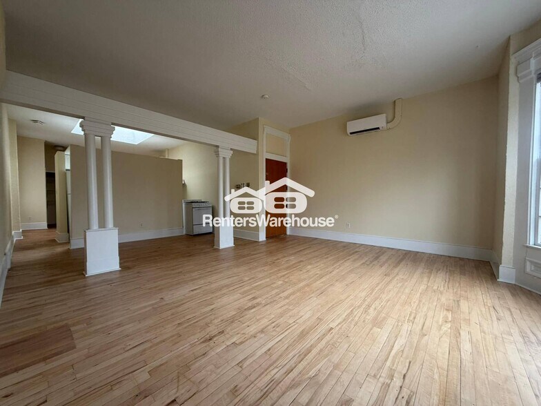 Building Photo - 1215 25th St