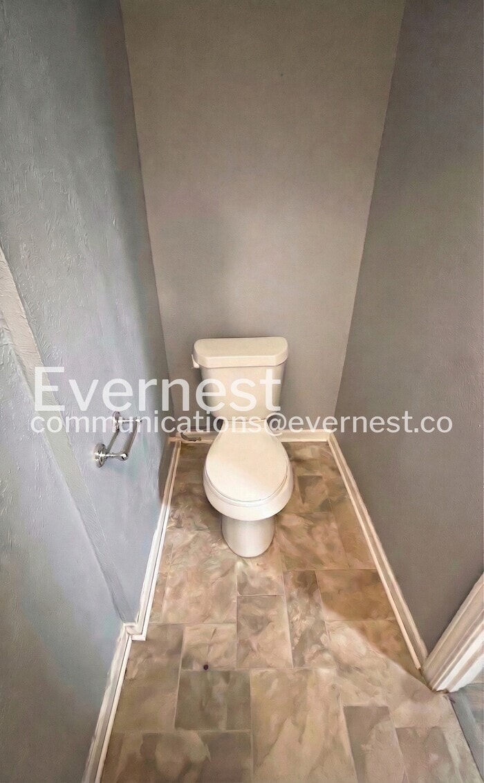 Building Photo - 2167 Edmund Ave