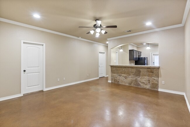 Building Photo - 429 Baby Bear Dr