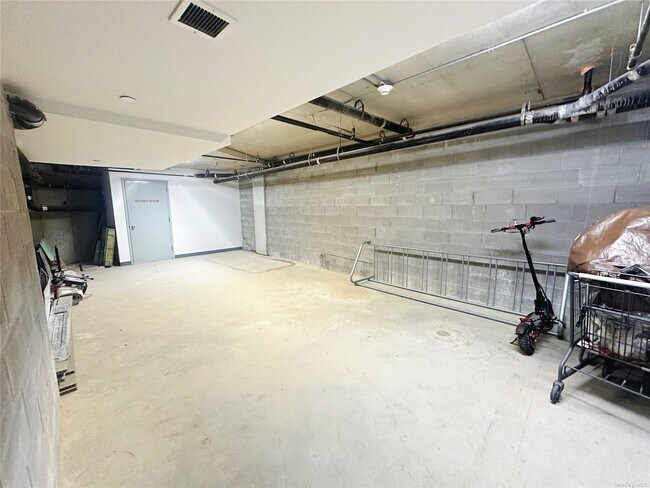 Building Photo - 4223 Parsons Blvd