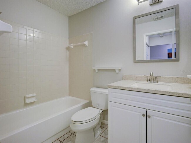 Building Photo - 1123 Thayer St