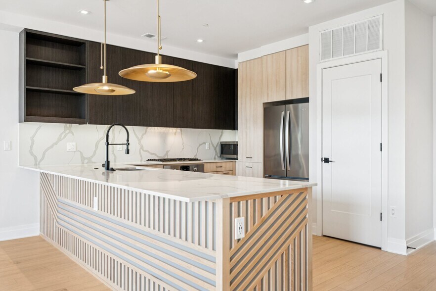 Building Photo - 900 11th St SE