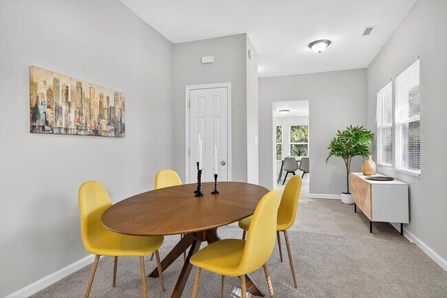 Building Photo - 830 Westwood Ave