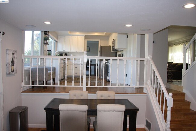 Building Photo - 3253 Pomace Ct