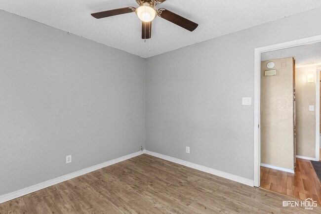 Building Photo - 216 Dirks Dr