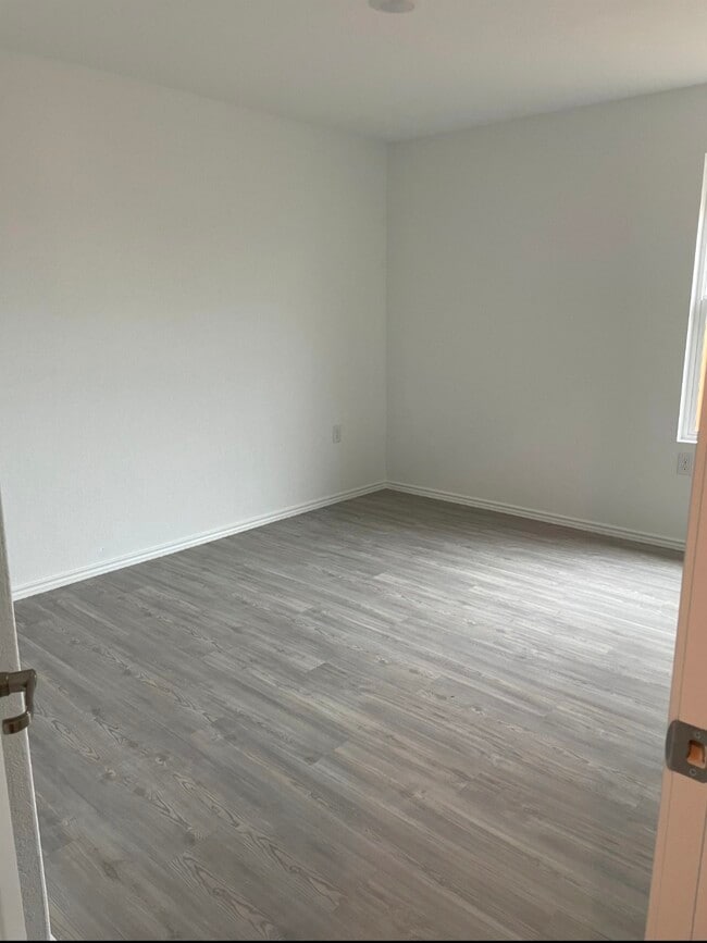 Building Photo - 4535 Glades Wy