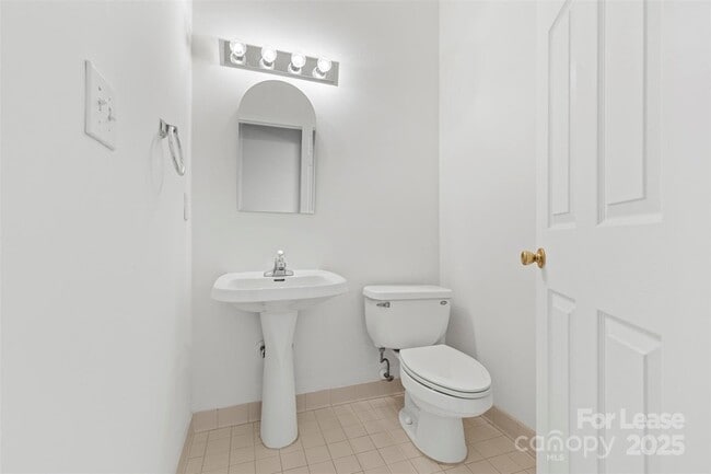 Building Photo - 8122 Village Harbor Dr