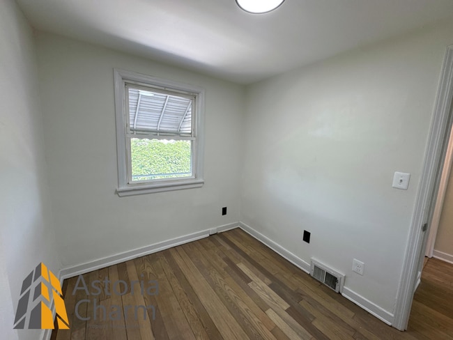 Building Photo - Cozy 2-Bedroom Home with Modern Updates & ...