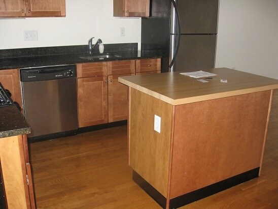 Building Photo - 160 Fremont St