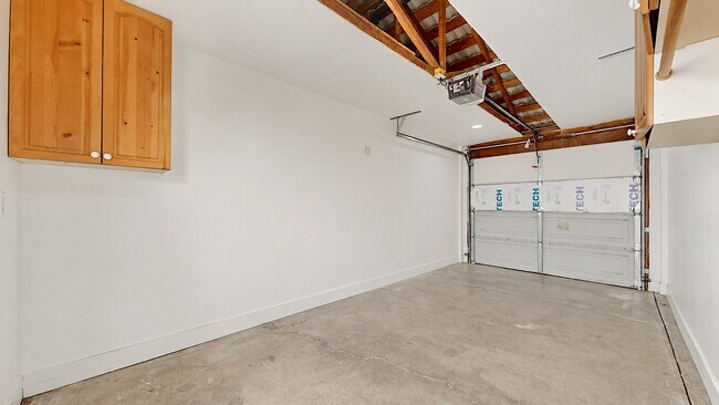Building Photo - 1501 Racquet Club Dr