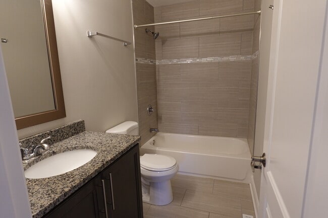 Building Photo - 1259 Knollwood Cir