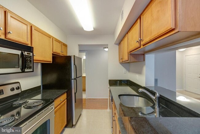 Building Photo - 1727 Ascot Way