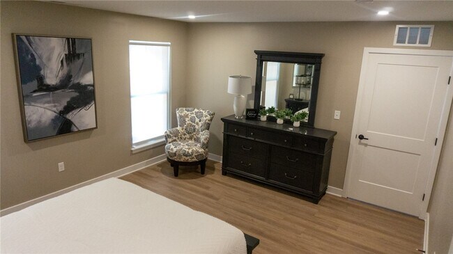 Building Photo - 602 Championship Dr