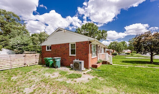 Building Photo - 9507 Stockbridge Dr