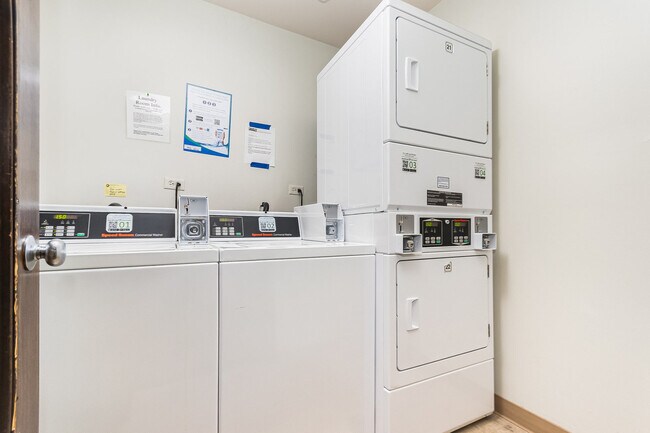 Building Photo - 6165 Knoll Wood Ct