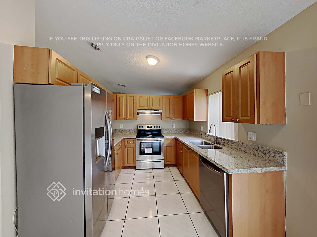 Building Photo - 7215 SW 42nd Ct