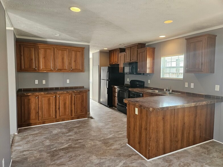 Building Photo - 39 Lynnwood Cir