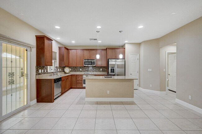 Building Photo - Beautiful 3BR Toscana Home