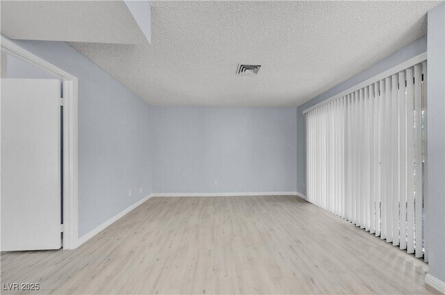 Building Photo - 4730 Nara Vista Way