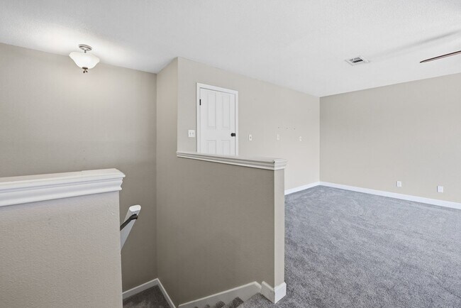 Building Photo - 37 Pinon Ct